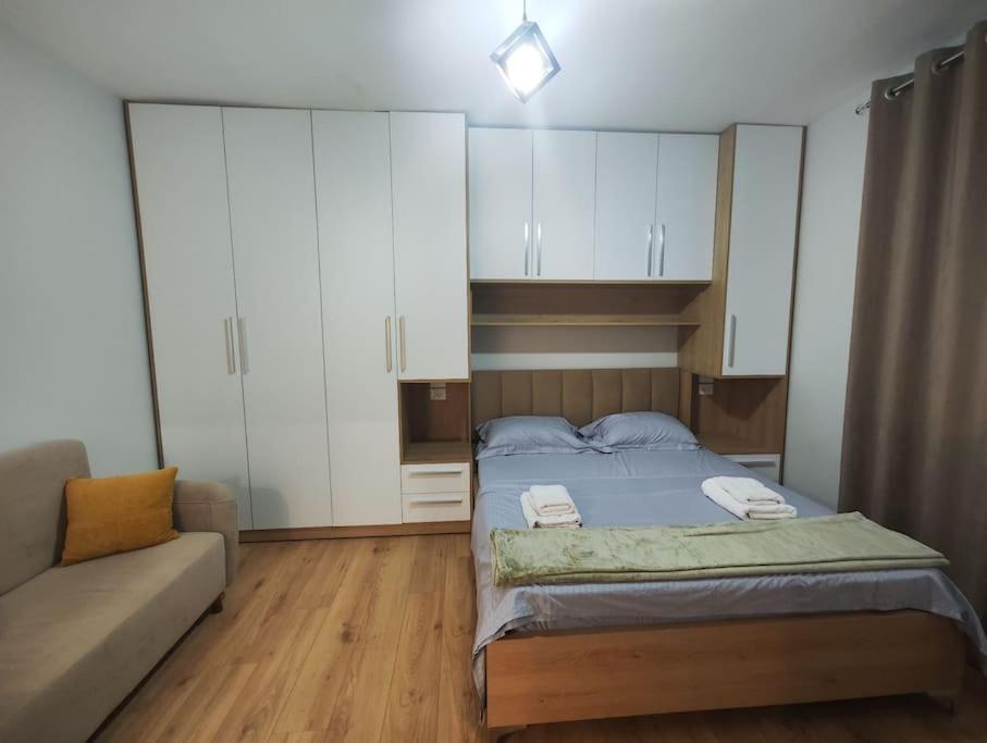 Starlight Downtown Apartment Tirana Exterior photo