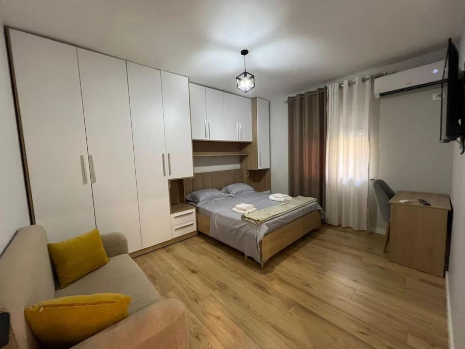 Starlight Downtown Apartment Tirana Exterior photo