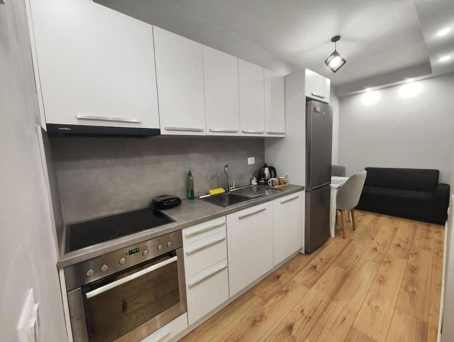 Starlight Downtown Apartment Tirana Exterior photo
